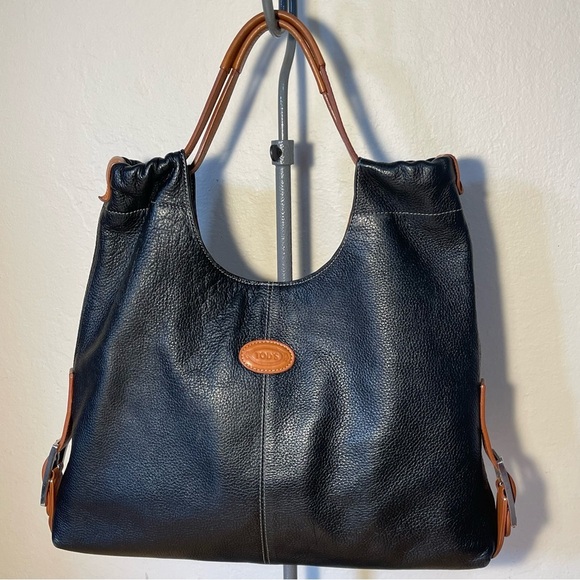 Tod's full grain black leather tote bag details in brown leather - Picture 1 of 13